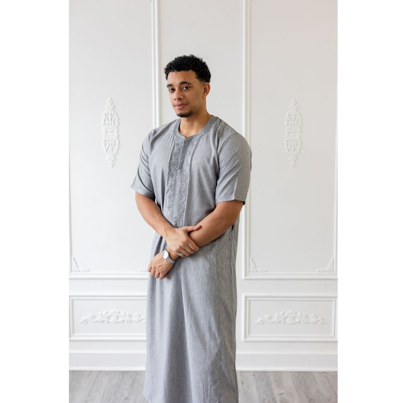 Moroccan Short Sleeve Thobe (Wolf Grey With Light Grey Embroidery)