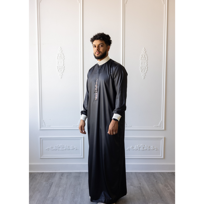 Saudi Collar Caligraphy Design - (White & Black)
