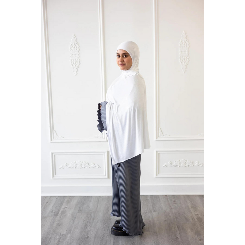 Pleated Plain Abaya (Everest)