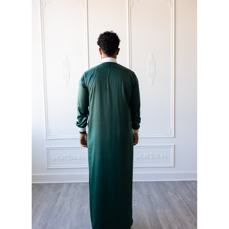 Saudi Collar Caligraphy Design - (White & Garnet Green)