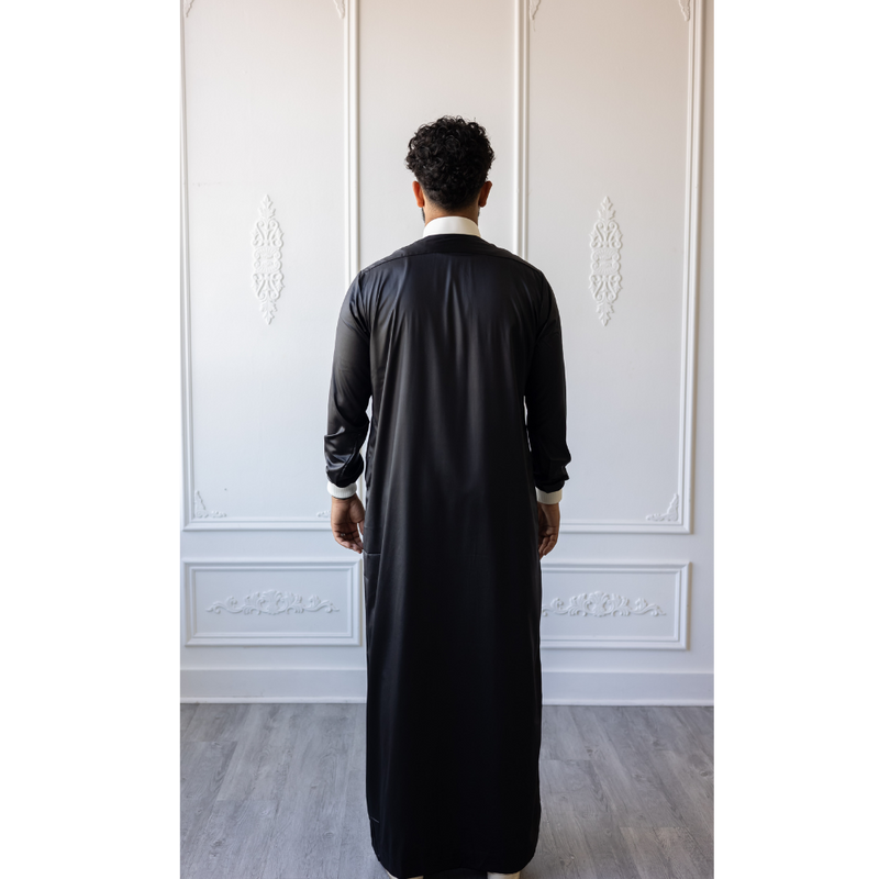 Saudi Collar Caligraphy Design - (White & Black)