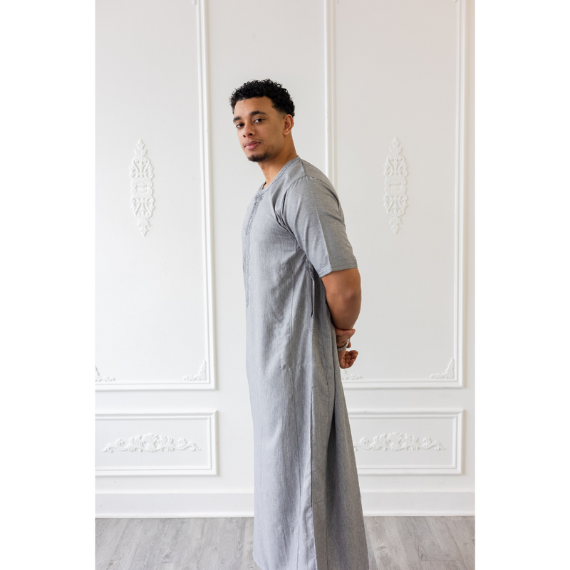 Moroccan Short Sleeve Thobe (Wolf Grey With Light Grey Embroidery)