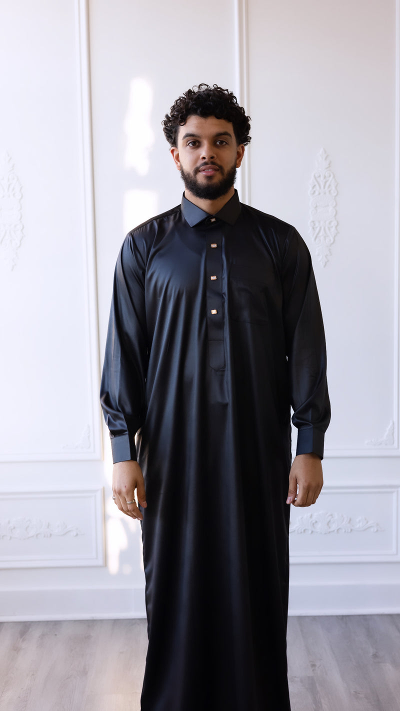 Omar Collection - Saudi Collar Thobe with Golden Buttons - Noir
