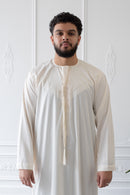 Emirati Thobe (Steamed Milk)