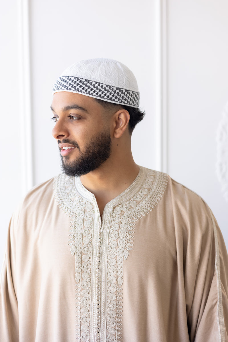 TrueFit Brimless Kufi Skullcap (White/Beige)