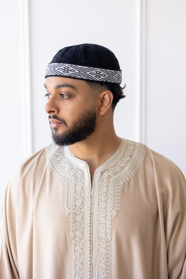 TrueFit Brimless Kufi Skullcap (Black & White)