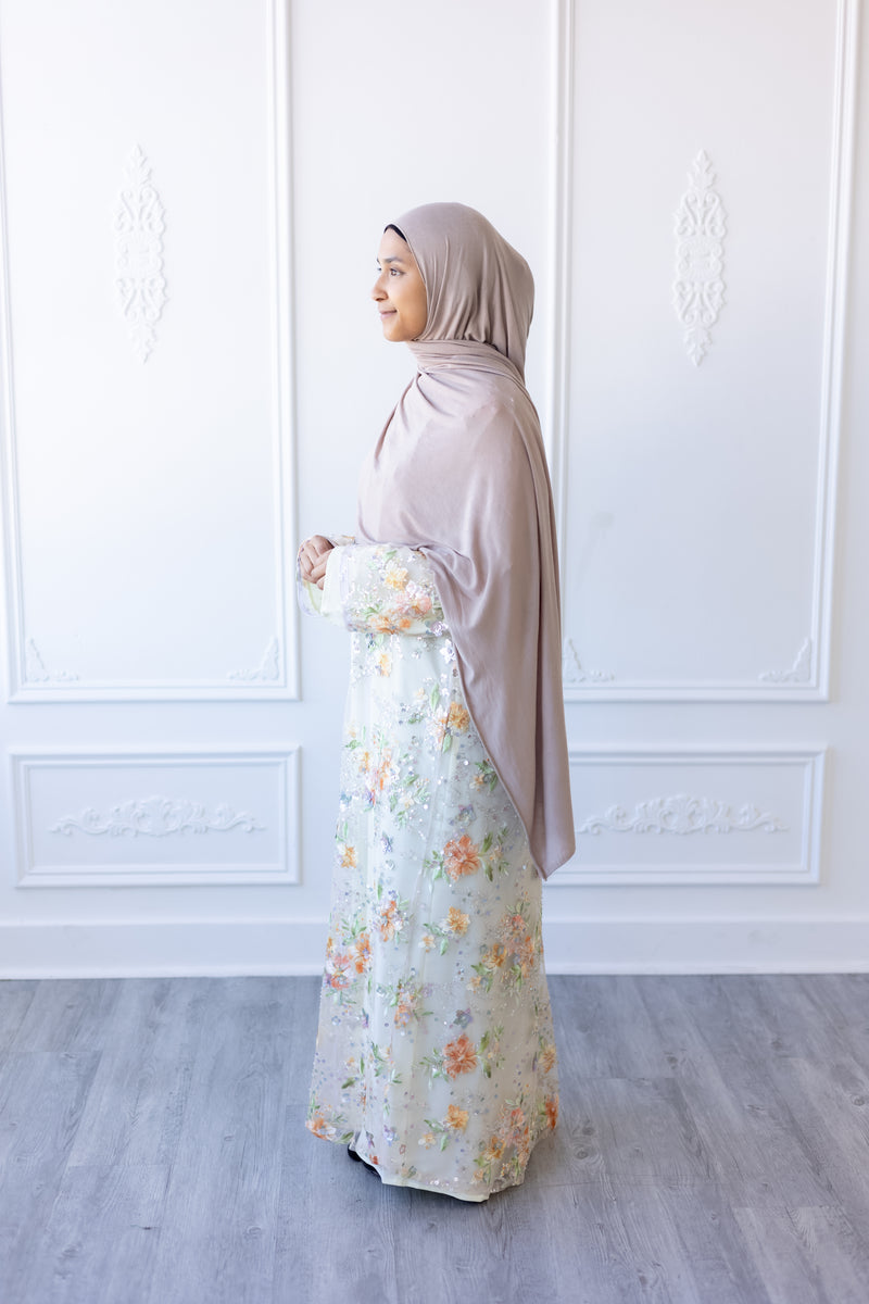 Aurora Bloom Glam Abaya – Creamy Bluff