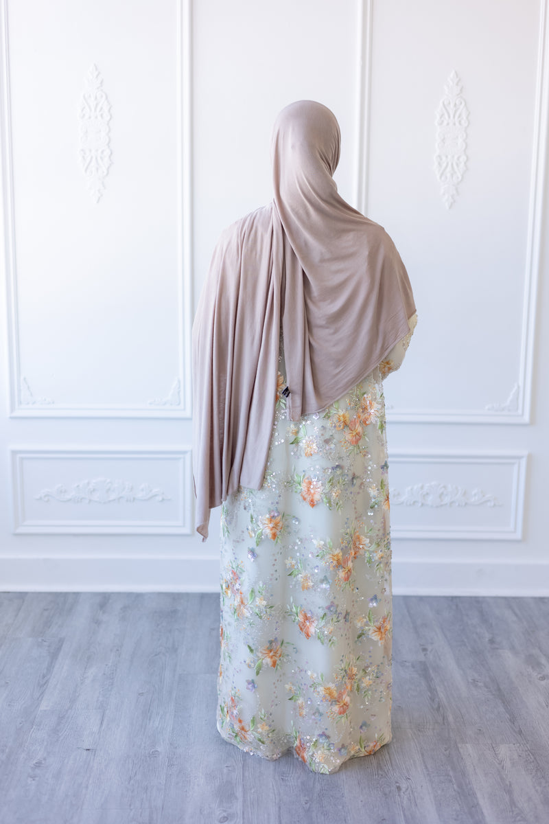 Aurora Bloom Glam Abaya – Creamy Bluff